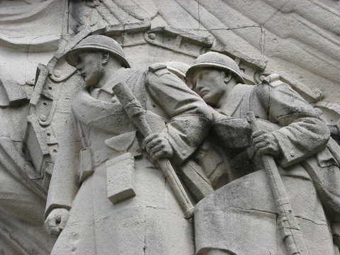 monument au morts - cambrai -france