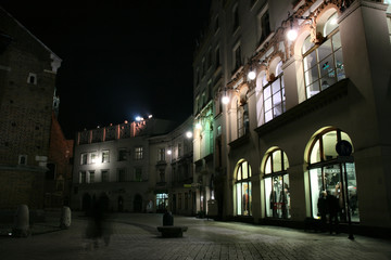 Fototapeta na wymiar krakow - życie ulicy w nocy