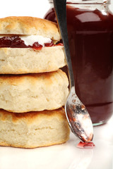 scone sand pot of jam