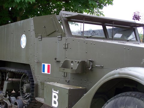 vehicule militaire