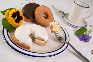 donuts on plate