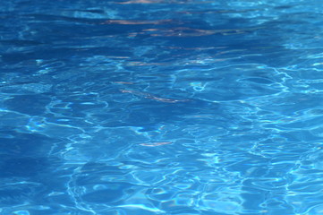 eau bleue de piscine