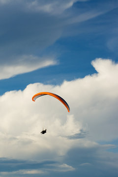 Saut Parachute Images Browse 491 Stock Photos Vectors And Video Adobe Stock