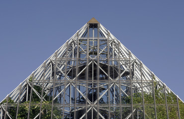 Fototapeta premium modern building - pyramid