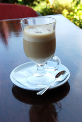 cappuccino in der himmels - spiegelung