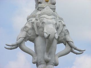 elephants protecting bouddha