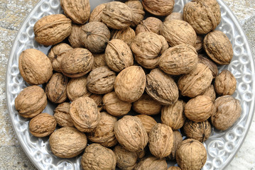 assiette de noix walnut