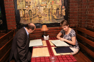 couple in restaurant