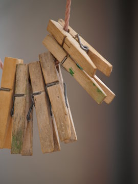 pinza ropa en tendedero