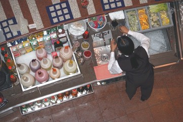 cruise ship bartender