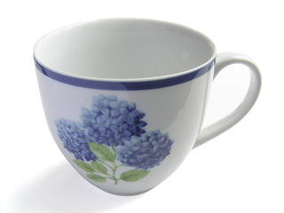 1302 - tasse en porcelaine (détourage inclus)