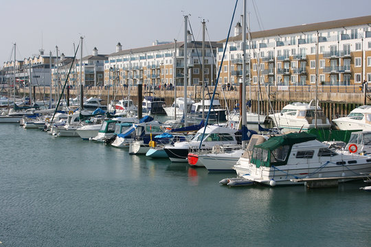marina apartments