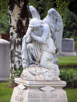 weeping angel monument