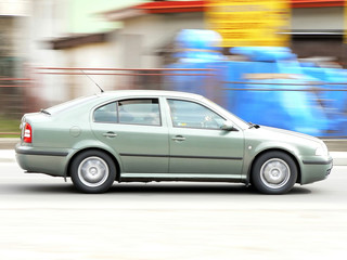 Obraz na płótnie Canvas szybki samochód w ruchu