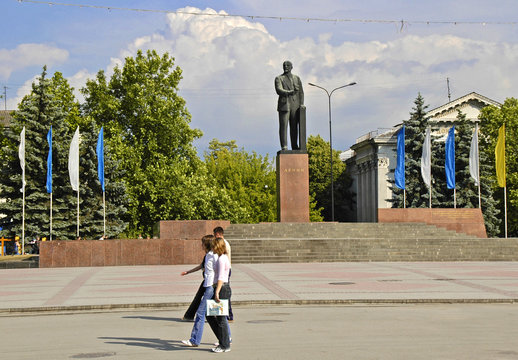lenin und die m&auml;dchen