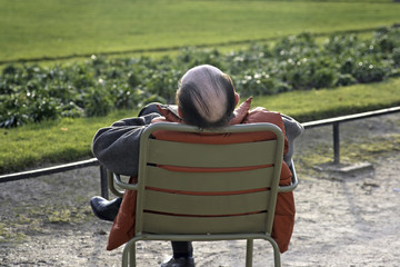 relaxin in the luxembourg garden paris