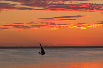 Obraz na płótnie Canvas beach sunset