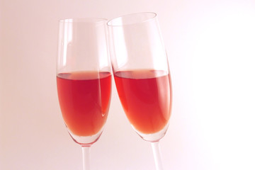 bicchieri con vino rosso