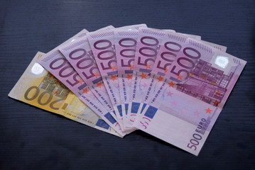 billetes en abanico