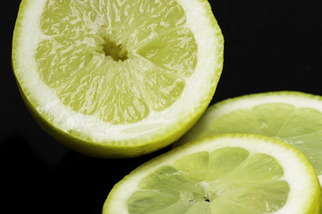 sliced lemon