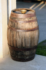 vecchia botte per vino - old barrel