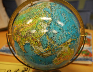 Obraz na płótnie Canvas globe on the table