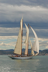 Fototapeta premium bateau à voile en mer