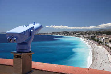 Obraz premium Telescope over Nice beach