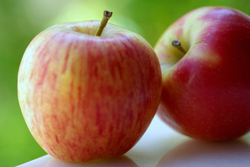red apple