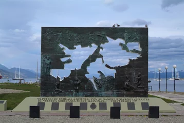 Peel and stick wall murals Central-America monumento malvinas