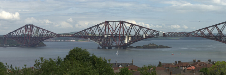 forth bridges - center