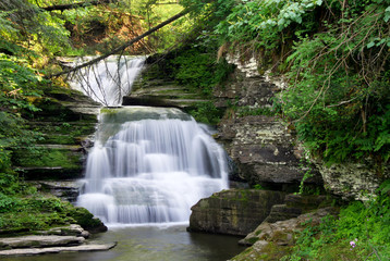 Fototapeta na wymiar Rainbow Falls