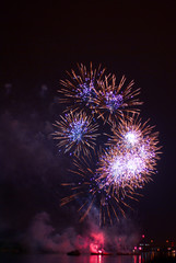 Firework bursting00