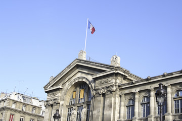 Fototapeta na wymiar Elegant French architecture with statues