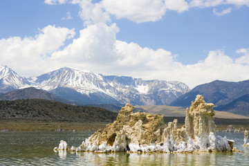 Tufa formations at Mono Lake in USA