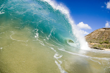 giant breaking wave