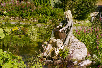 Green fountain