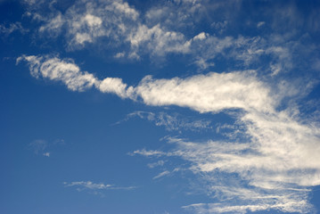 ciel; bleu; nuages; blanc