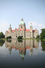 Fototapeta na wymiar Ratusz w Hanowerze