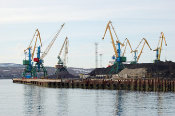 Harbour cranes