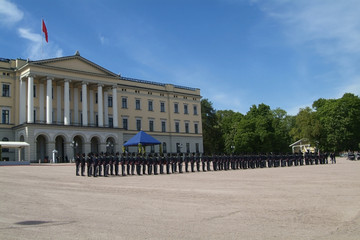 Fototapeta na wymiar Pałac Królewski w Oslo,