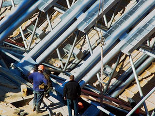 Construction  of a festival amphitheater roof in Vitebsk 