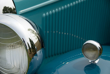 Close up detail of a classic Lincoln at a car show