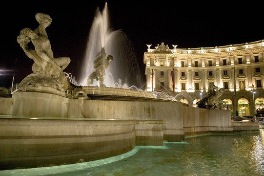 Piazza della Repubblica in night.