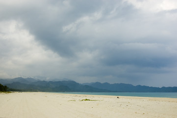 Fototapeta na wymiar Unspoilt beach in Aurora Province, Philippines