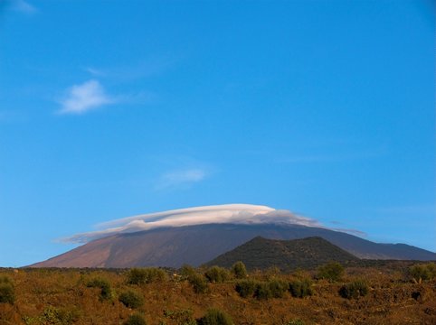 Etna nuvola lenticolare