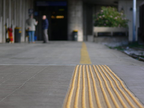 segnalazione tattile gialla