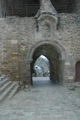 Fototapeta na wymiar Dinan, porte du Jerzual, descente