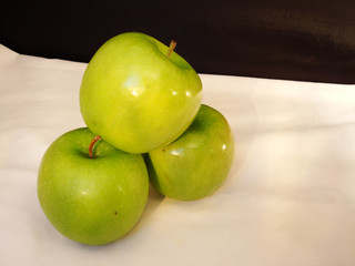 Granny Smith Green Apples 1