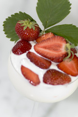 Erdbeeren mit Joghurt